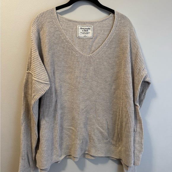 Abercrombie & Fitch Sweaters - Abercrombie & Fitch Women's Oatmeal V-Neck Sweater